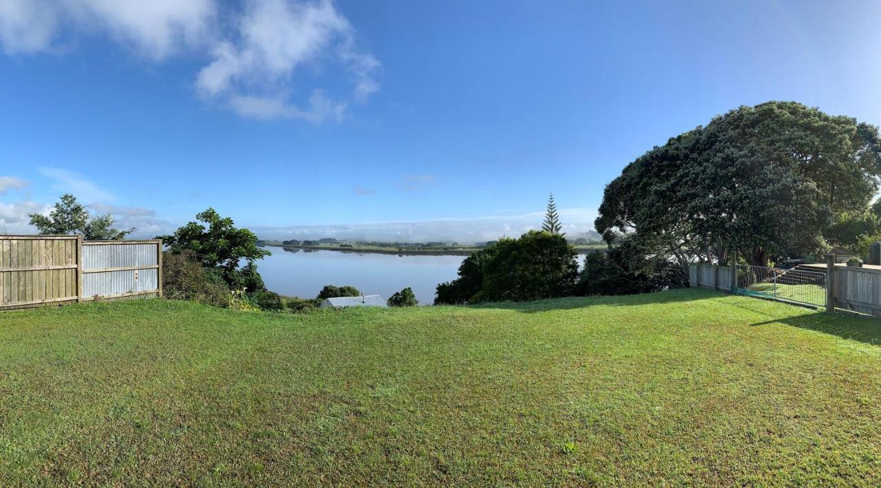 Peaceful Riverfront Cottage In Small Northland Town Te Kopuru Exteriör bild