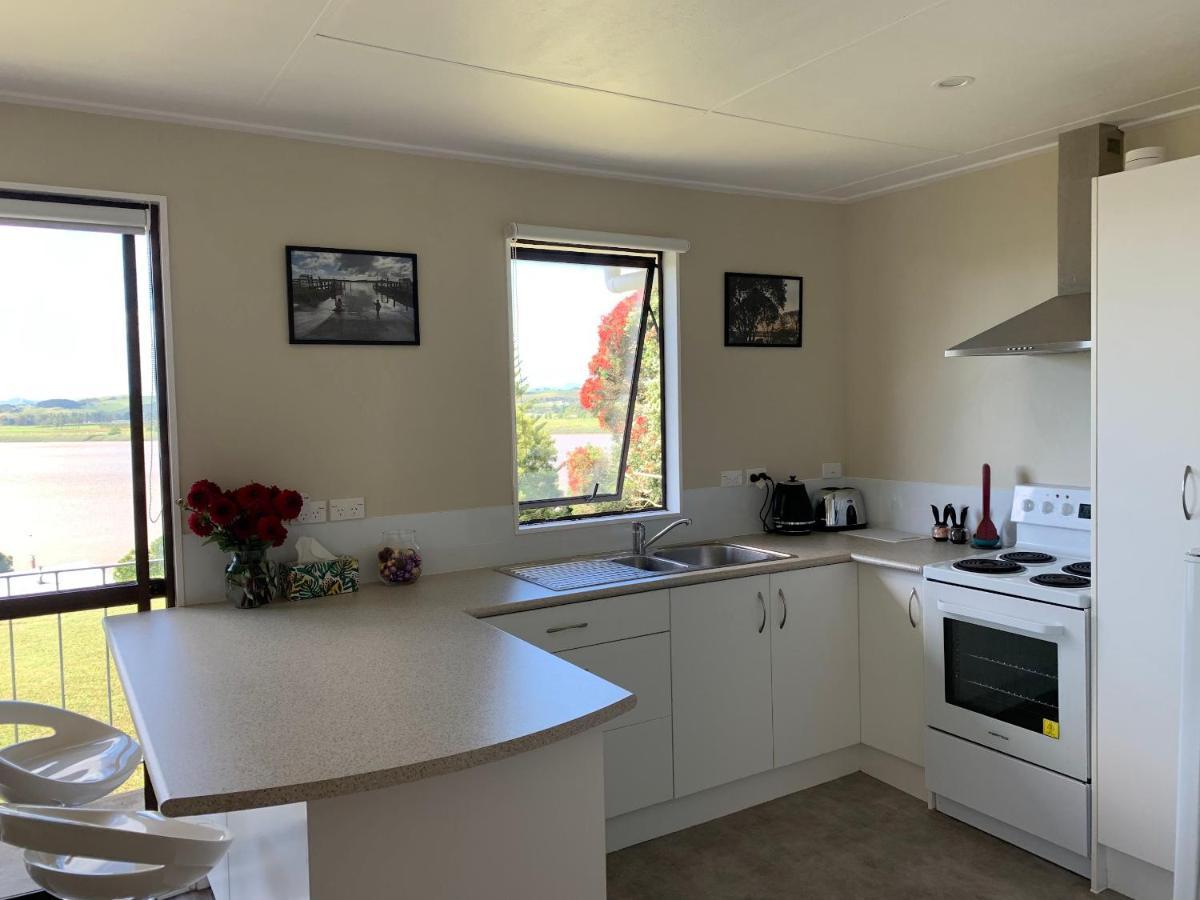 Peaceful Riverfront Cottage In Small Northland Town Te Kopuru Exteriör bild